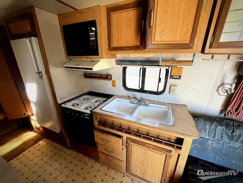 1992 Heartland Prowler 29S RV Photo 4