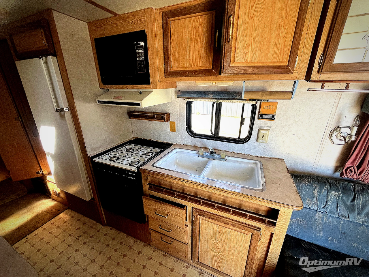 1992 Heartland Prowler 29S Photo 7