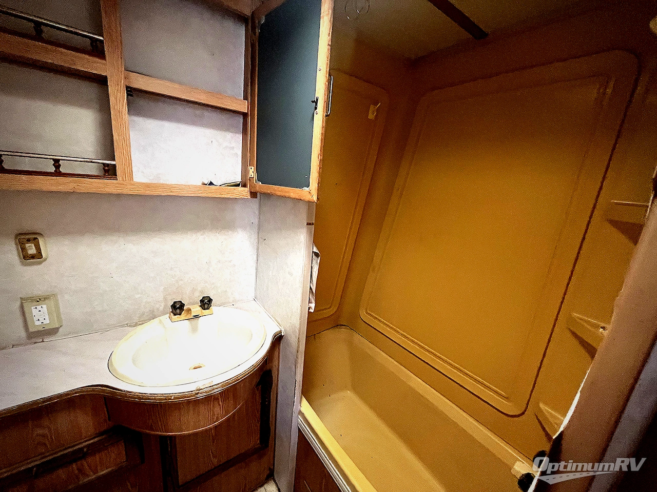 1992 Heartland Prowler 29S Photo 9