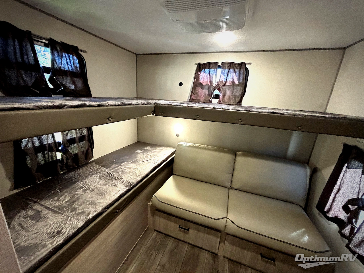 2026 Coachmen Catalina Legacy Edition 293QBCK Photo 13