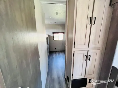 2024 Coachmen Catalina Legacy Edition 343BHTS RV Photo 3