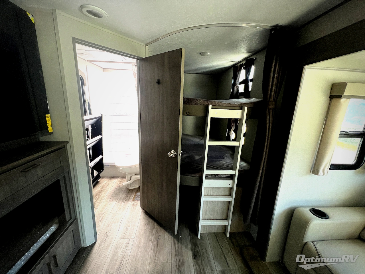 2026 Coachmen Catalina Legacy Edition 273DBHCK Photo 14