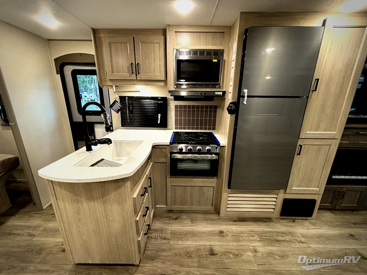 2026 Coachmen Catalina Legacy Edition 273DBHCKLE Photo 6