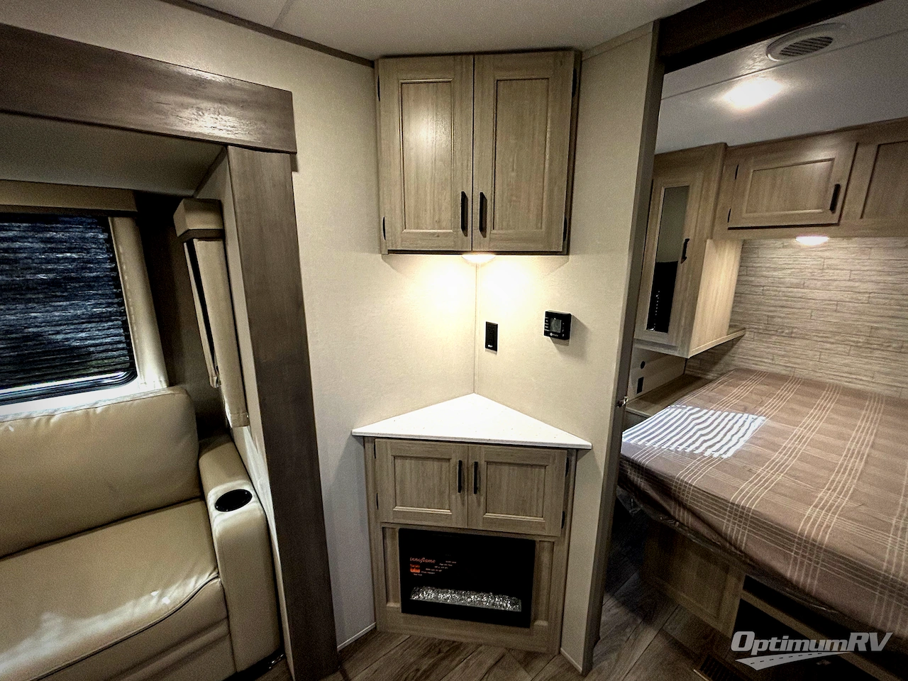 2026 Coachmen Catalina Legacy Edition 243RBS Photo 9