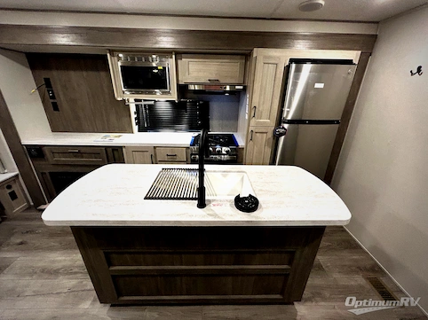 2025 Coachmen Catalina Legacy Edition 313RLTS RV Photo 2