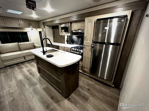 2025 Coachmen Catalina Legacy Edition 313RLTS RV Photo 4