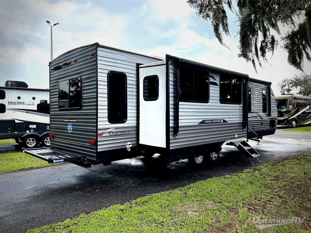 2025 Coachmen Catalina Legacy Edition 313RLTS Photo 2