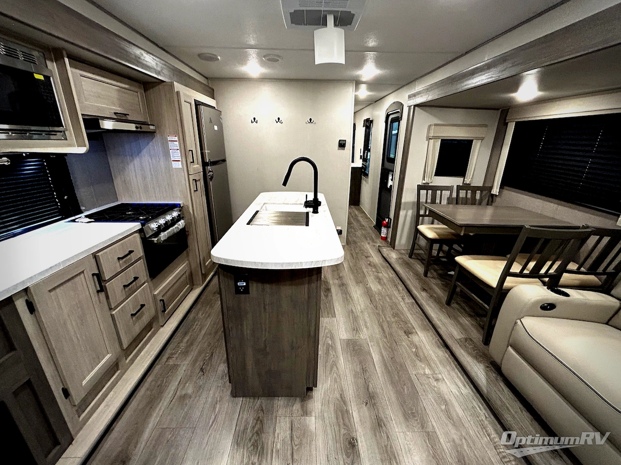2025 Coachmen Catalina Legacy Edition 313RLTS Photo 5