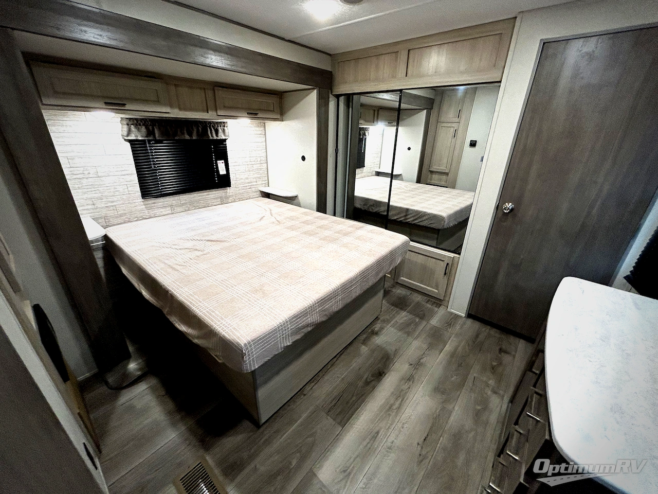 2025 Coachmen Catalina Legacy Edition 313RLTS Photo 8