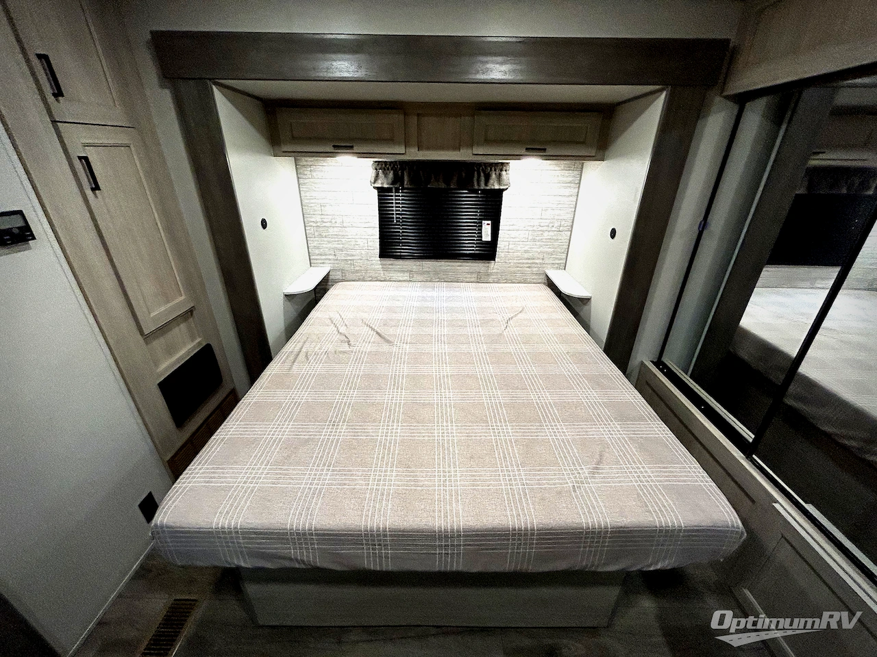 2025 Coachmen Catalina Legacy Edition 313RLTS Photo 9