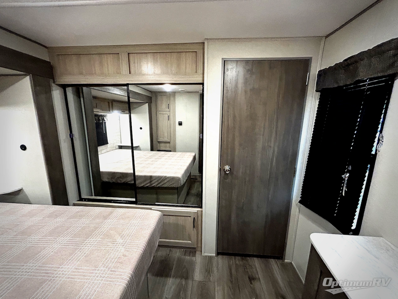 2025 Coachmen Catalina Legacy Edition 313RLTS Photo 10
