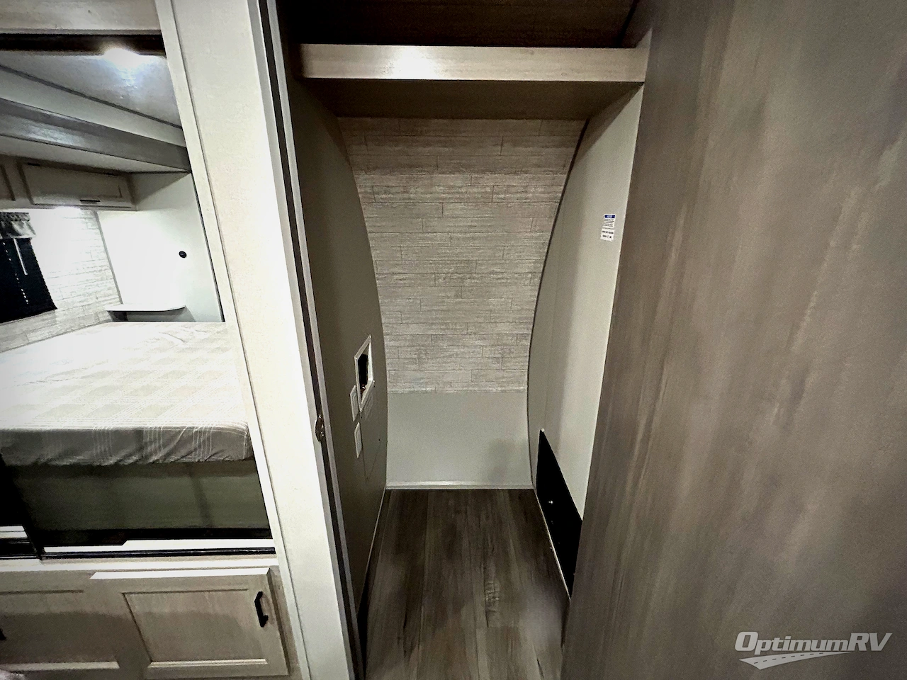 2025 Coachmen Catalina Legacy Edition 313RLTS Photo 11