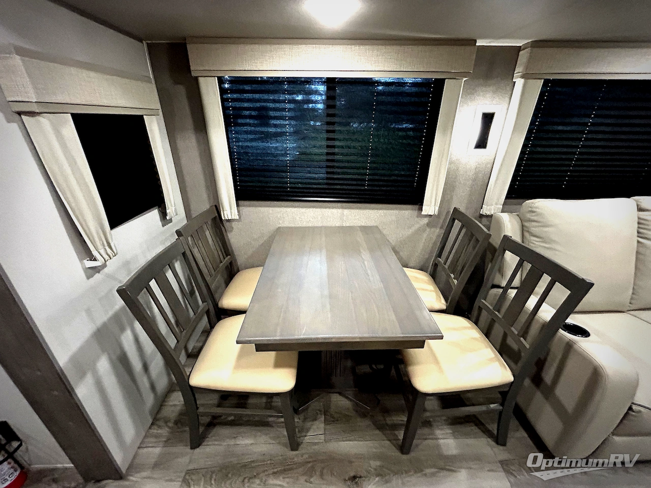 2025 Coachmen Catalina Legacy Edition 313RLTS Photo 17