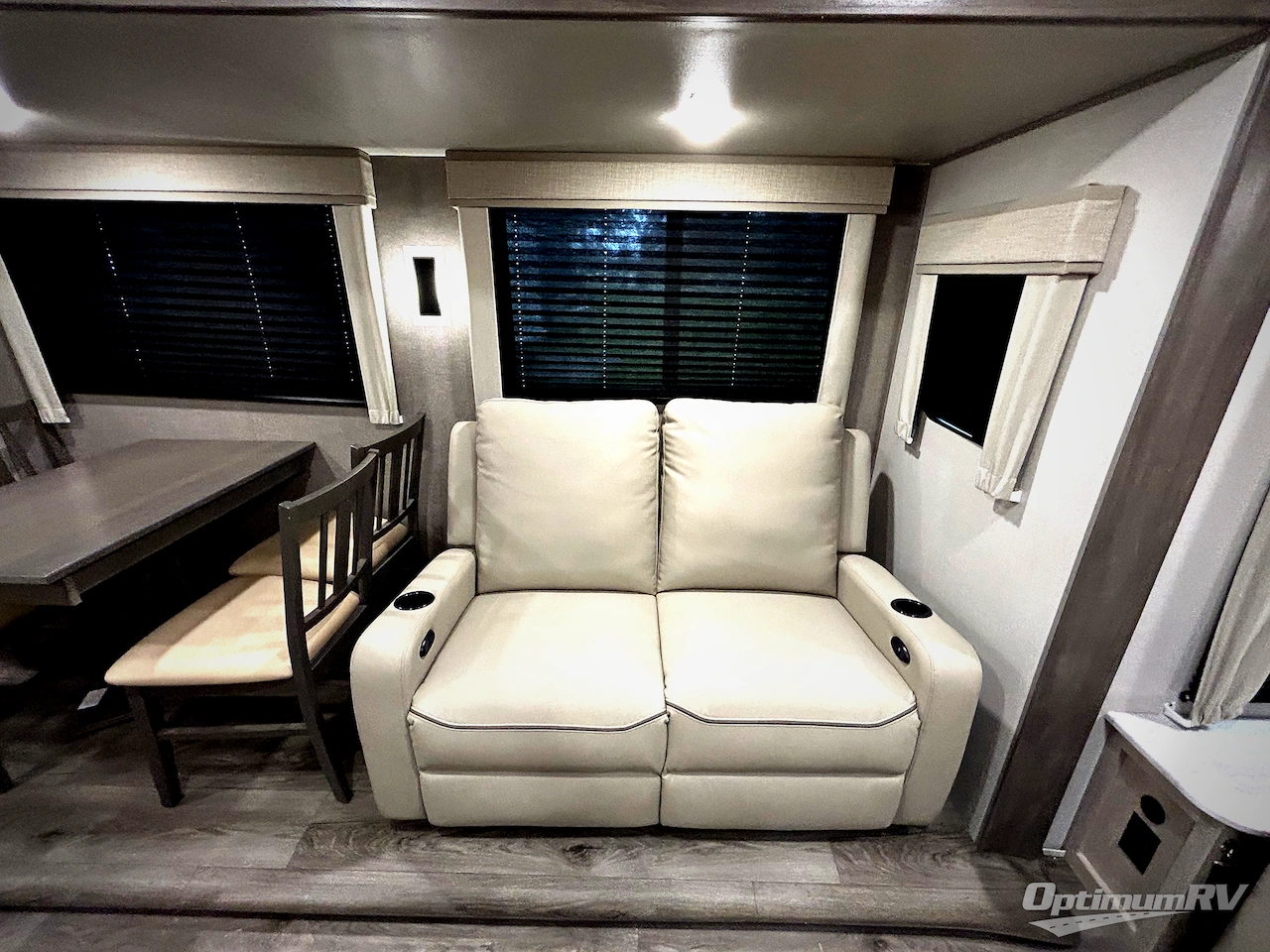 2025 Coachmen Catalina Legacy Edition 313RLTS Photo 18