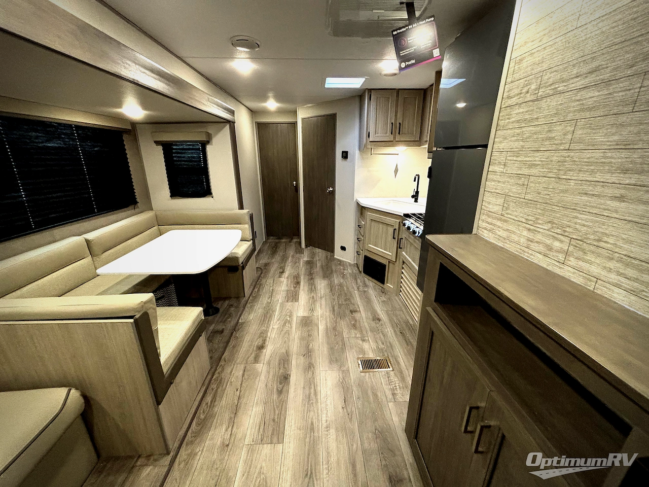 2026 Coachmen Catalina Summit Series 8 281QBUNK Photo 5