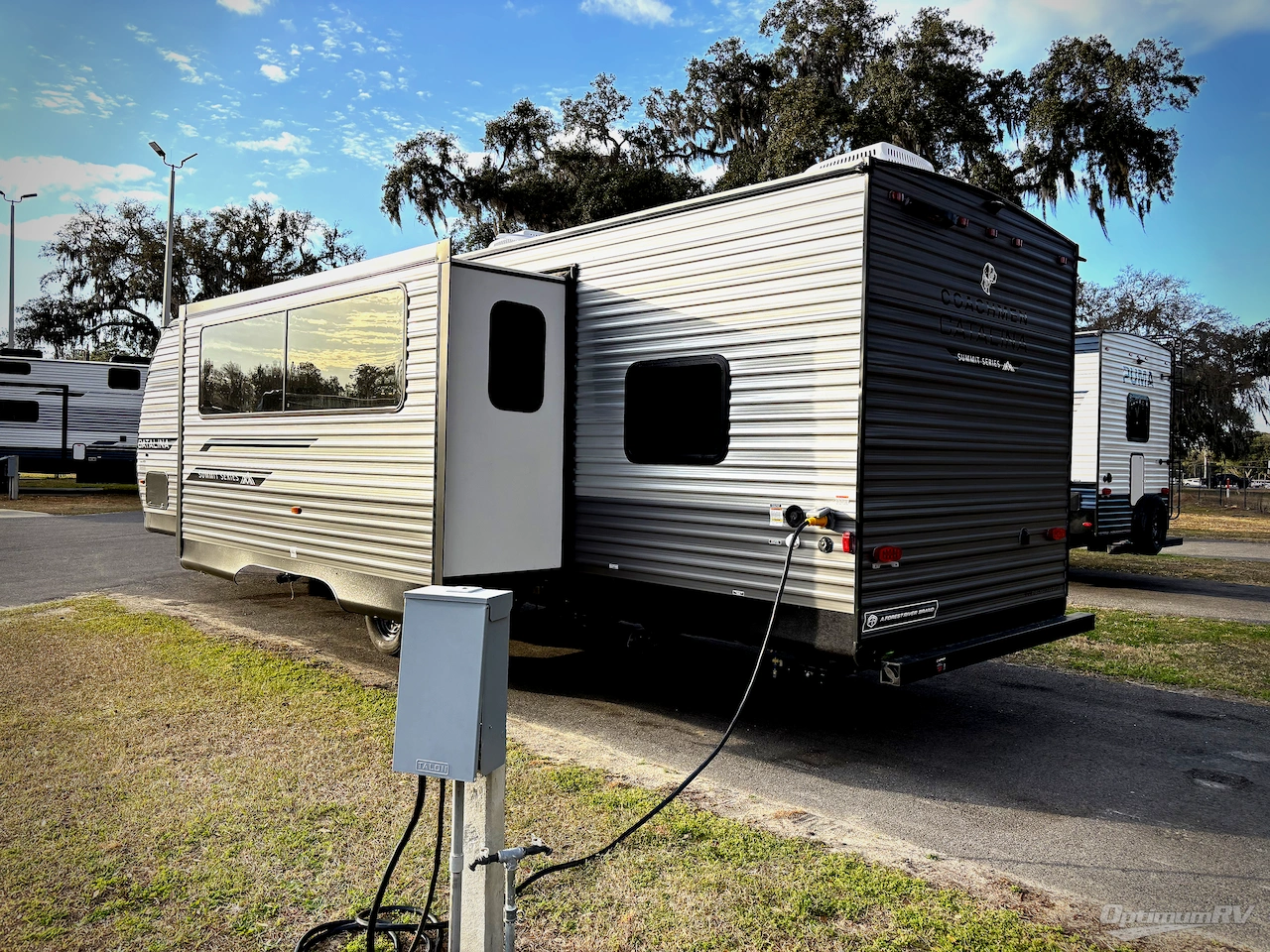 2026 Coachmen Catalina Summit Series 8 281QBUNK Photo 3