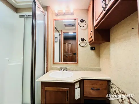 2008 Holiday Rambler Vacationer 34 SBD RV Photo 4