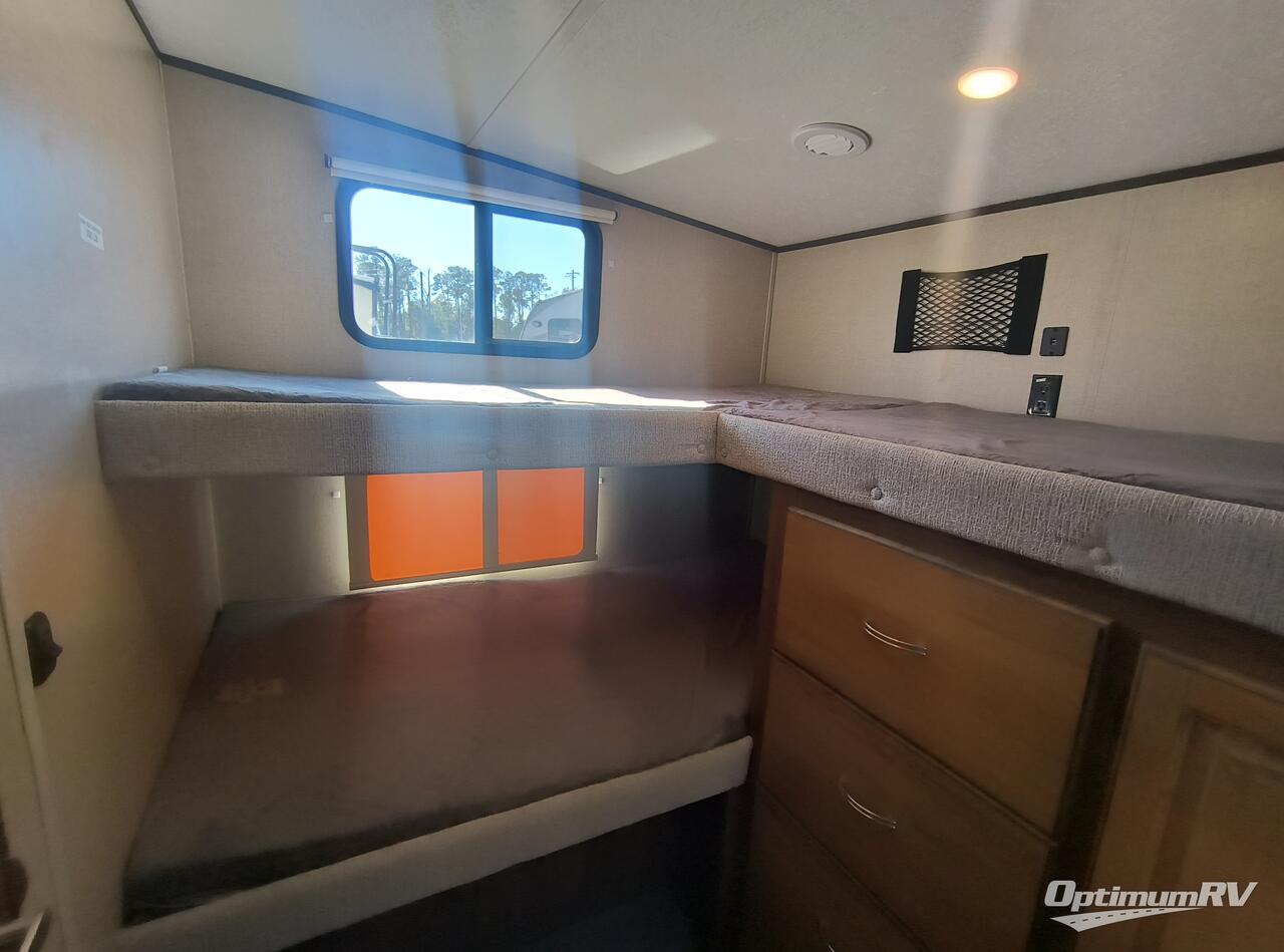 2021 Coachmen Chaparral Lite 274BH Photo 8