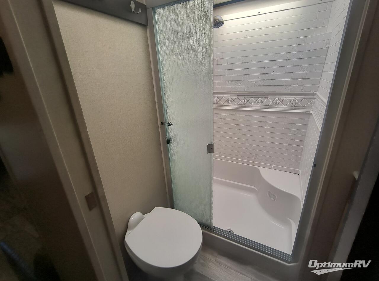 2021 Coachmen Chaparral Lite 274BH Photo 10