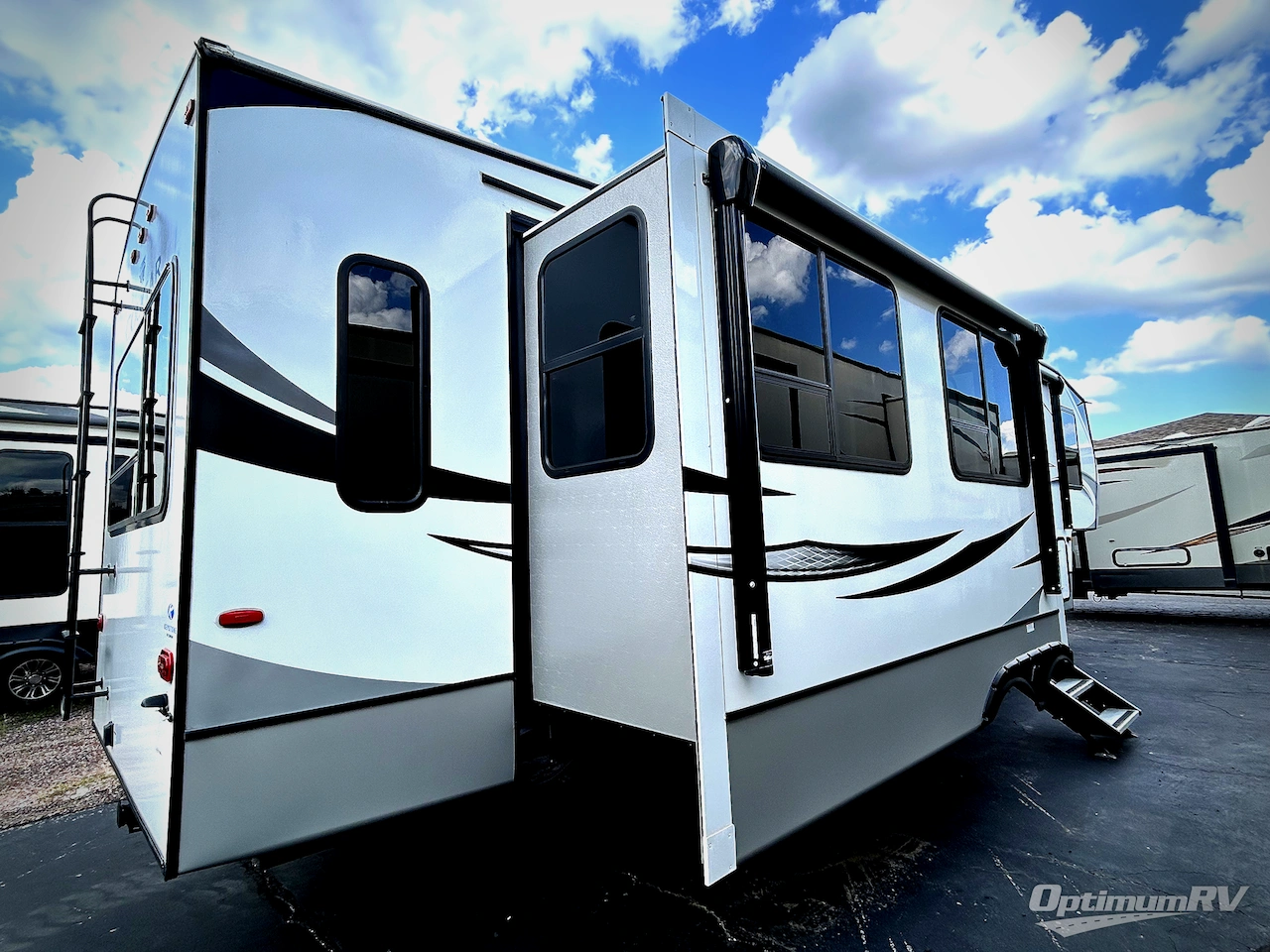 2021 Keystone Cougar 316RLS Photo 3