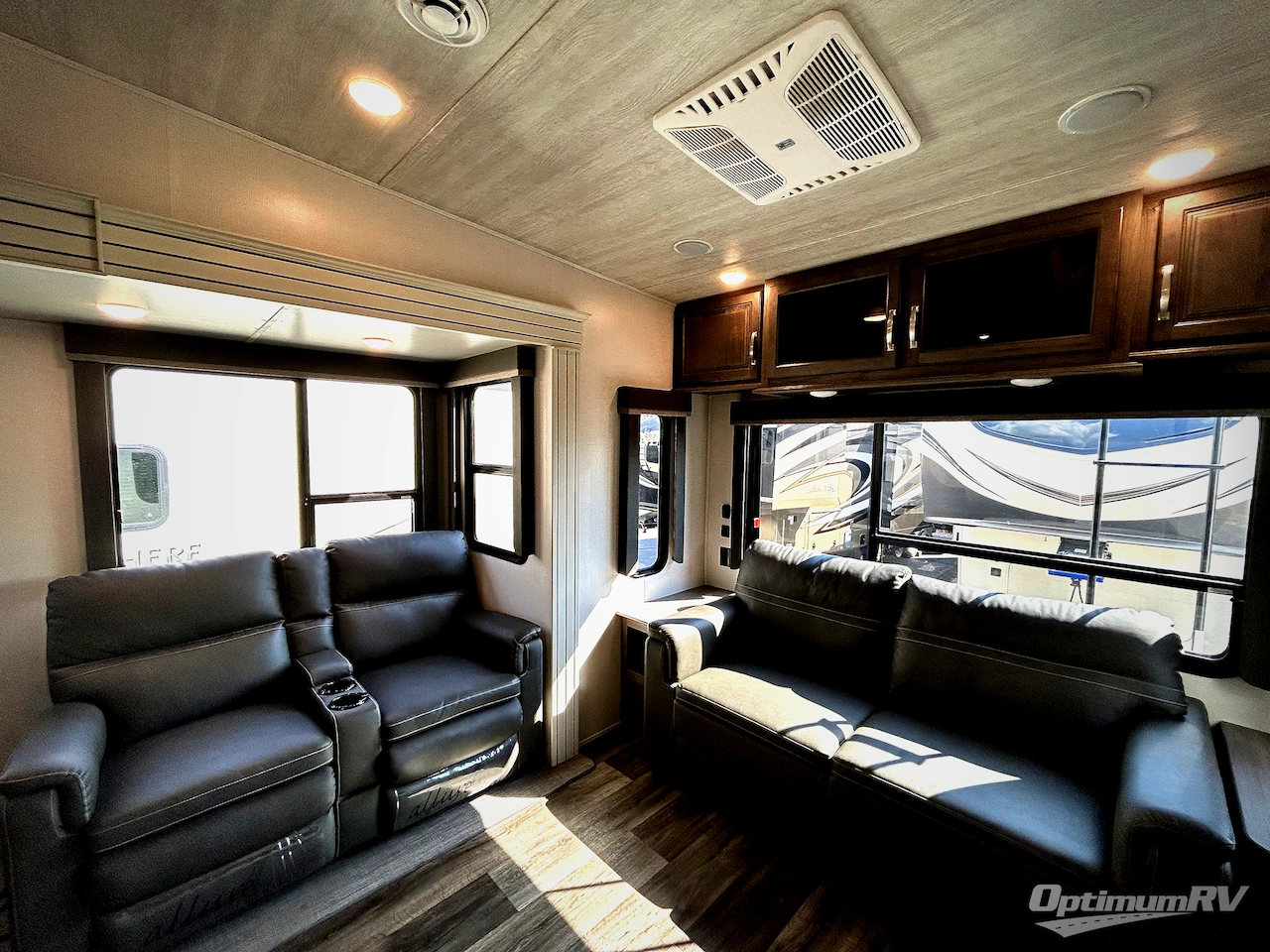 2021 Keystone Cougar 316RLS Photo 6