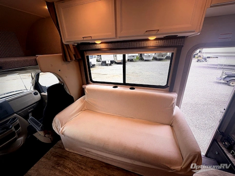 2024 Thor Chateau 31EV RV Photo 3