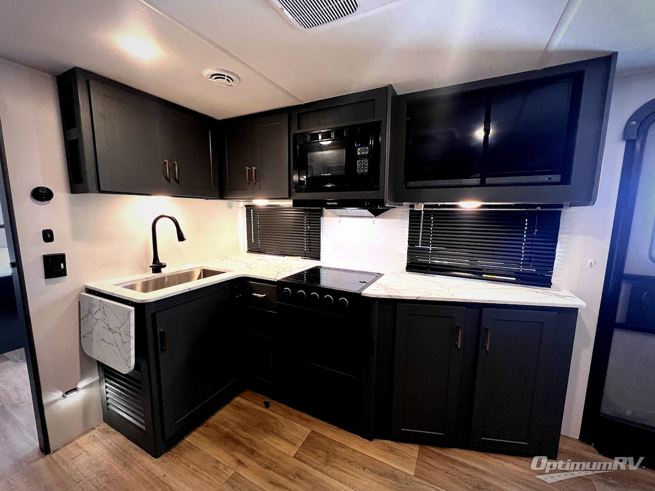 2024 Keystone Bullet Crossfire Double Axle 2530RD Photo 7