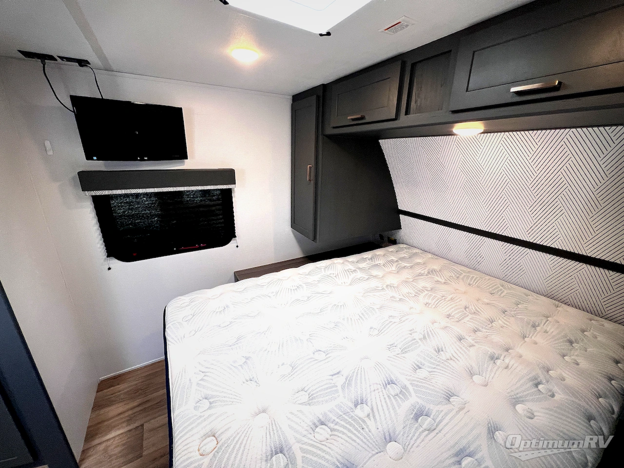 2024 Keystone Bullet Crossfire Double Axle 2530RD Photo 23