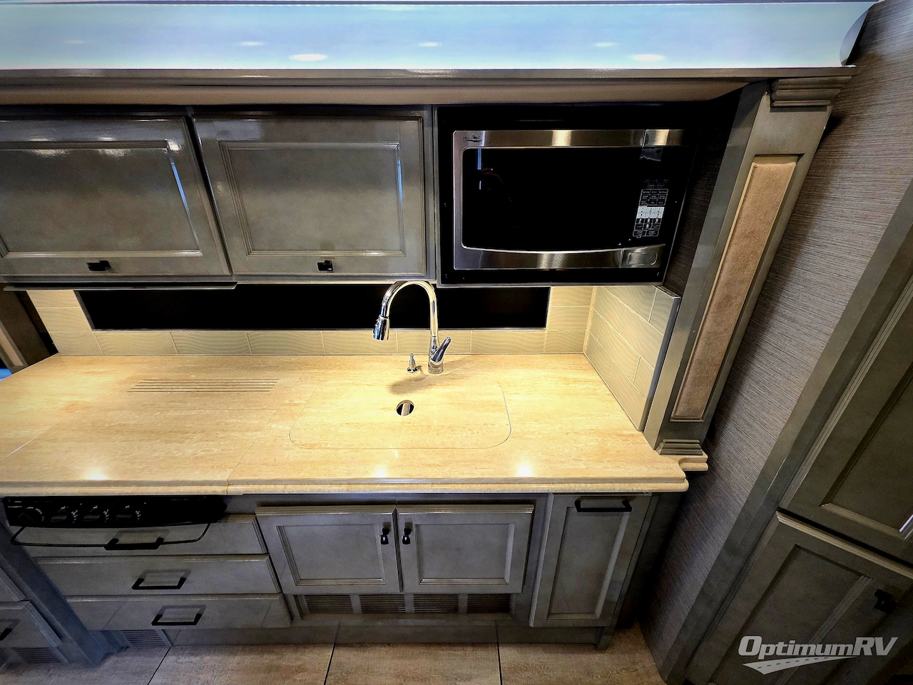 2020 Tiffin Allegro Breeze 33 BR Photo 14