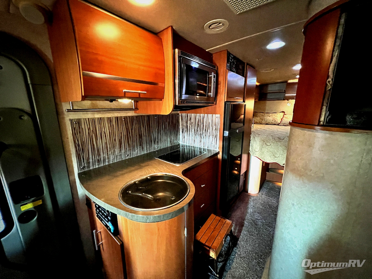 2010 Winnebago Via 25T Photo 9