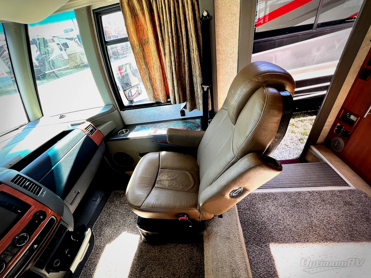 2010 Winnebago Via 25T Photo 8