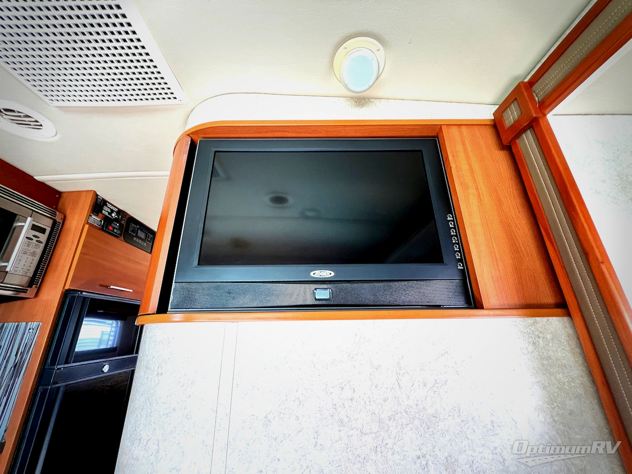 2010 Winnebago Via 25T Photo 11