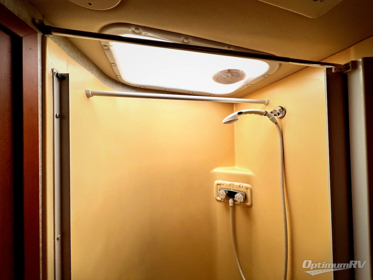 2010 Winnebago Via 25T Photo 21