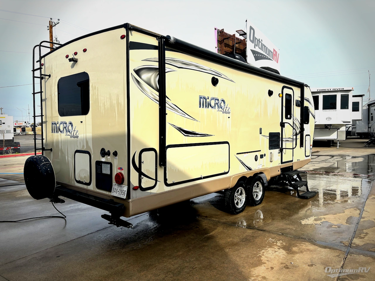 2018 Forest River Flagstaff Micro Lite 25FKS Photo 2