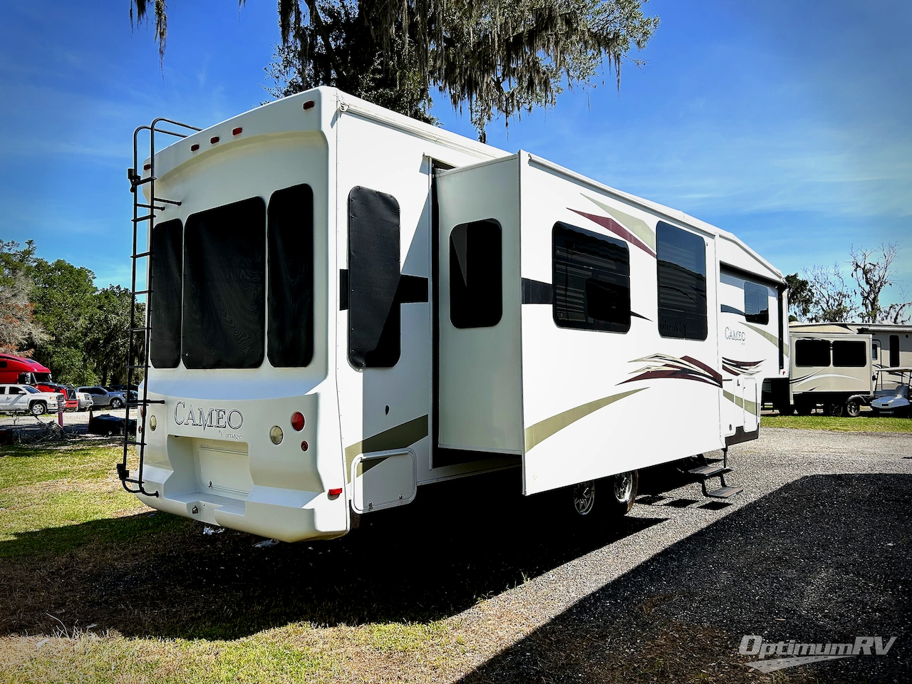 2011 Carriage Cameo 36FWS Photo 2