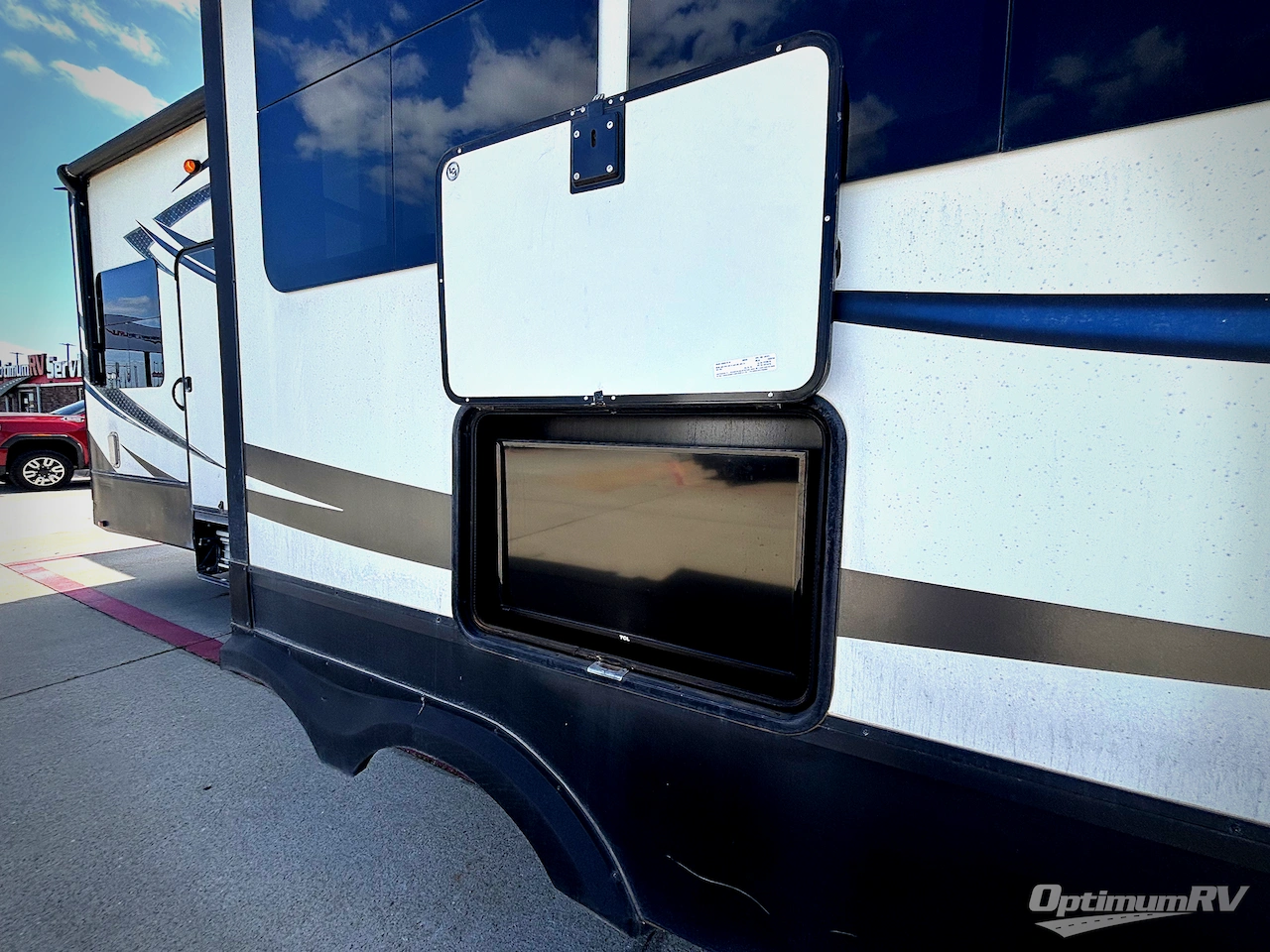 2016 Grand Design Momentum M-Class 388M Photo 4