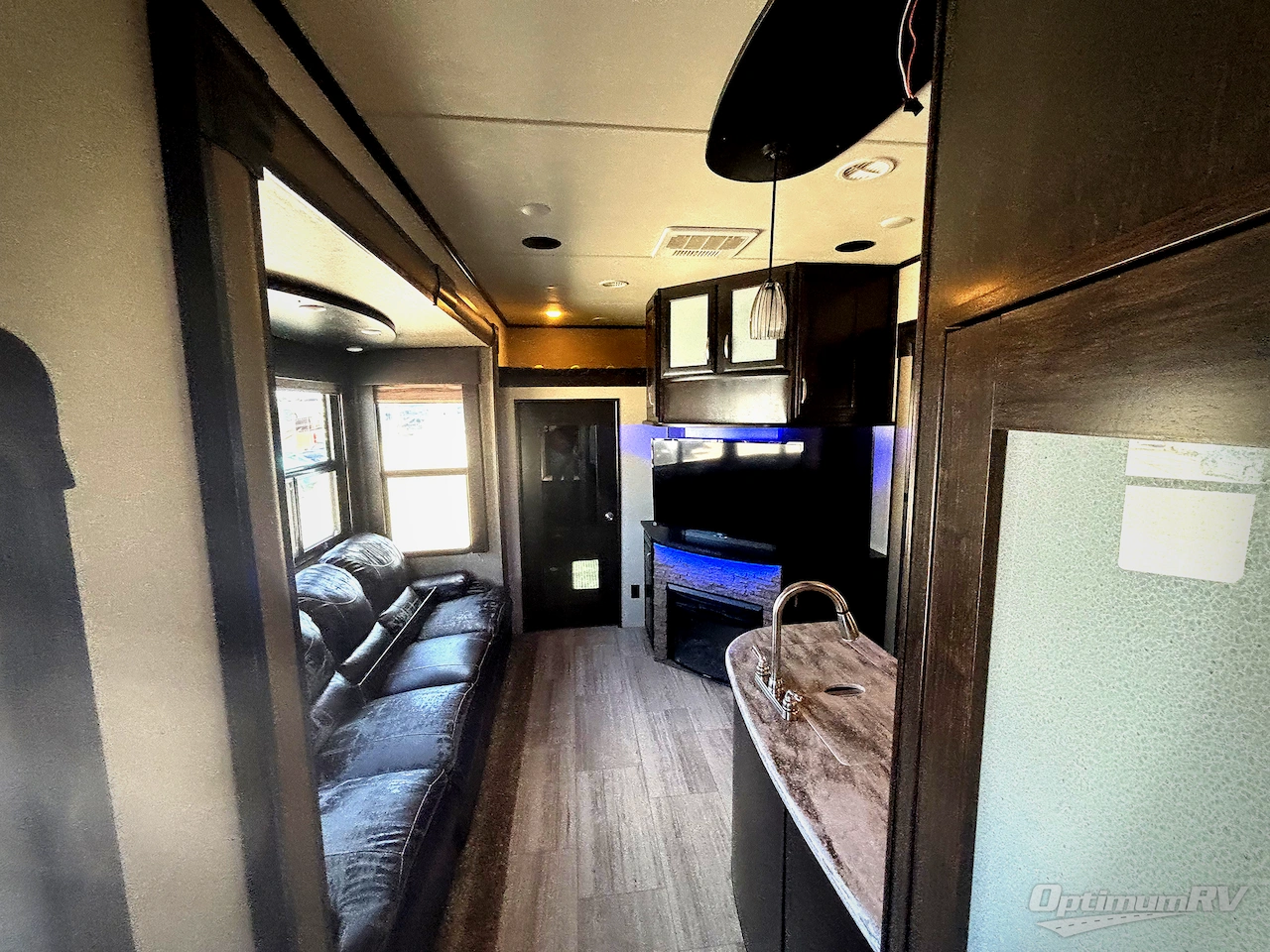 2016 Grand Design Momentum M-Class 388M Photo 5