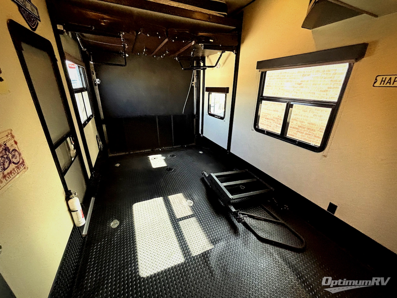 2016 Grand Design Momentum M-Class 388M Photo 10