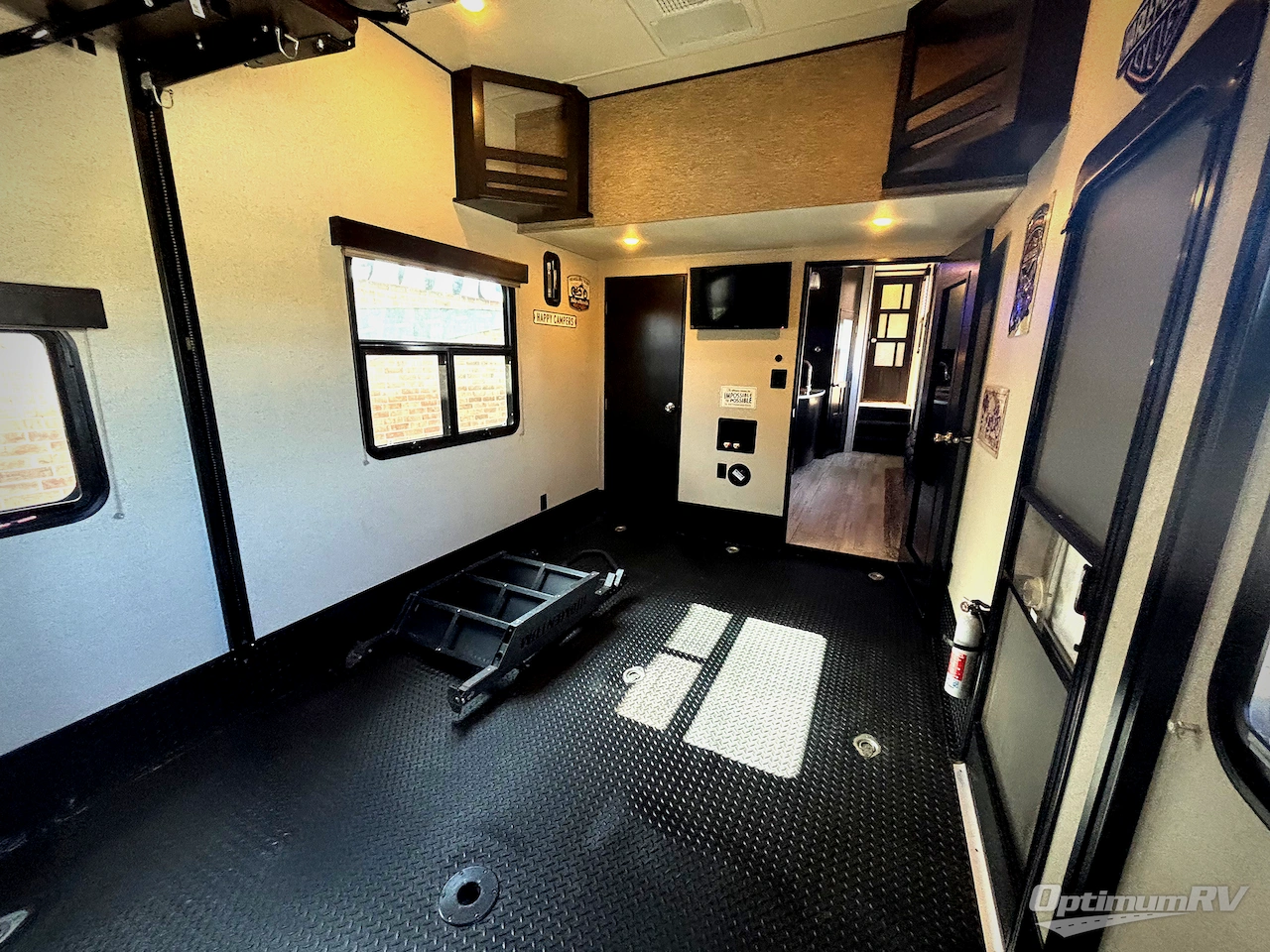 2016 Grand Design Momentum M-Class 388M Photo 11