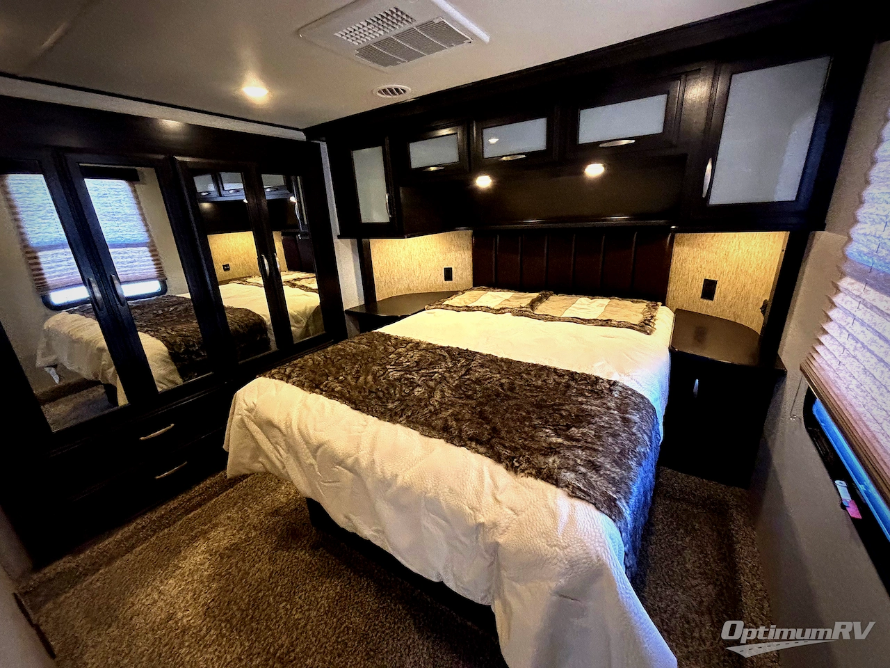 2016 Grand Design Momentum M-Class 388M Photo 14
