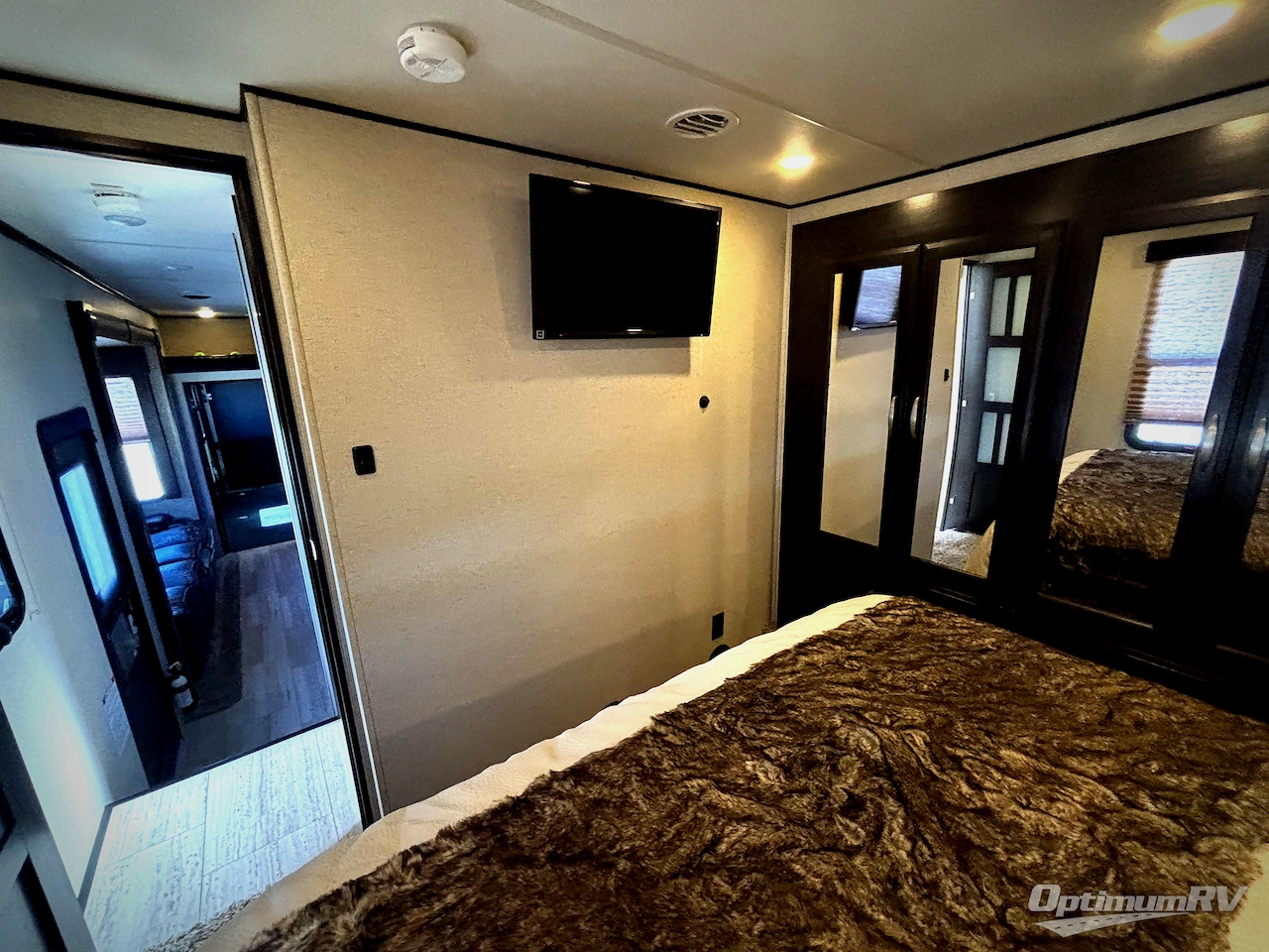 2016 Grand Design Momentum M-Class 388M Photo 15