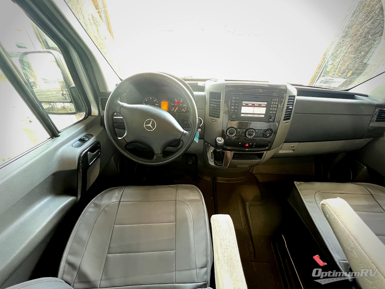 2014 Roadtrek Agile SS Photo 4