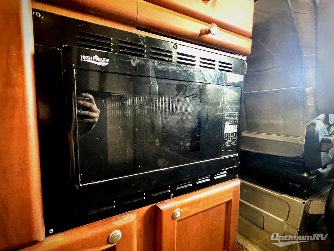 2014 Roadtrek Agile SS Photo 12