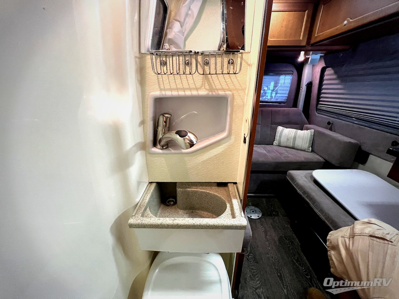 2014 Roadtrek Agile SS Photo 17