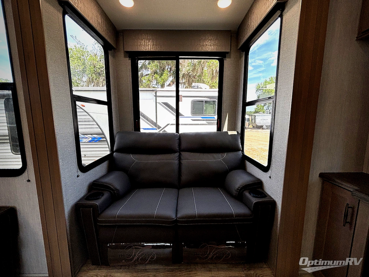 2024 Grand Design Momentum G-Class 415G Photo 11