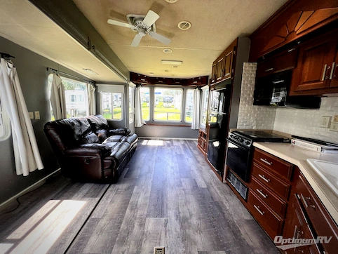 2004 Newmar Kountry Star 36BSKS RV Photo 2