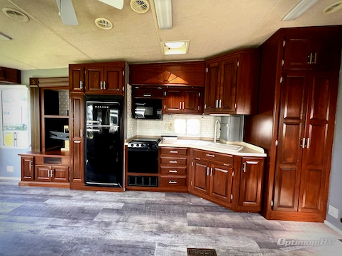 2004 Newmar Kountry Star 36BSKS RV Photo 3