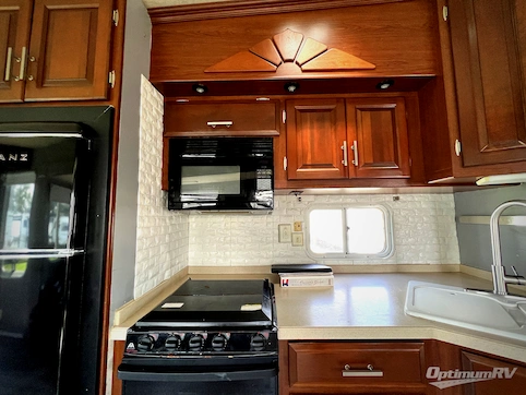 2004 Newmar Kountry Star 36BSKS RV Photo 4