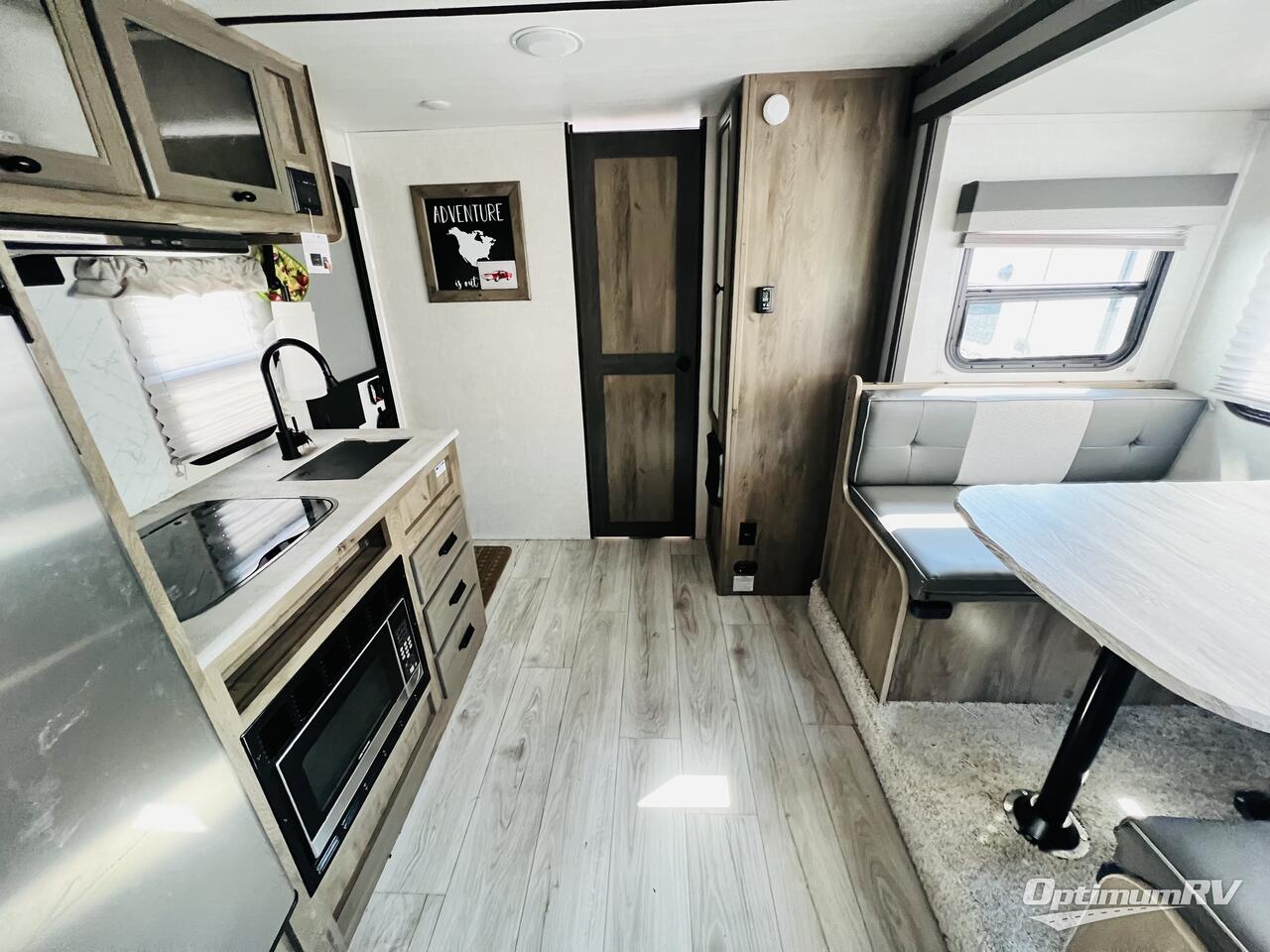 2022 Forest River Surveyor Legend 19RBLE Photo 4