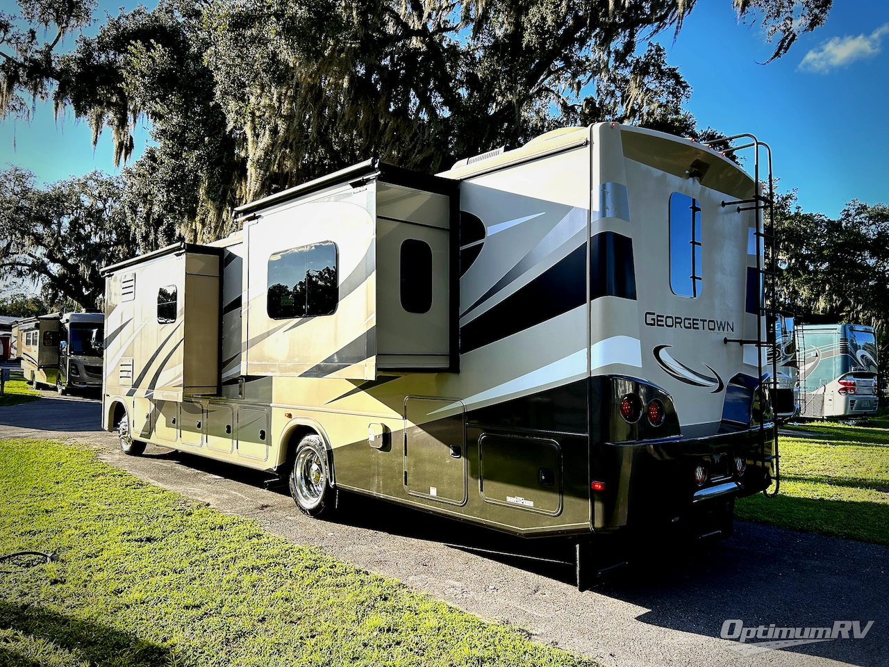 2021 Forest River Georgetown 5 Series 34H5 Photo 3
